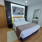 Muralha Azibo Dreams Santa Combinha