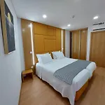 Muralha Azibo Dreams Santa Combinha