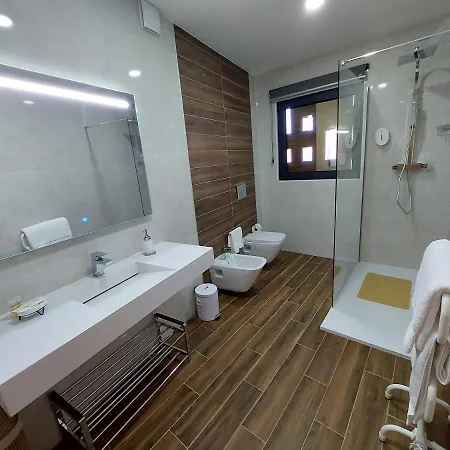 Muralha Azibo Dreams Santa Combinha