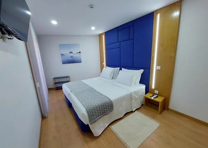 Muralha Azibo Dreams * Santa Combinha