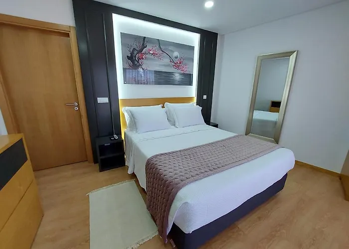 Muralha Azibo Dreams Santa Combinha