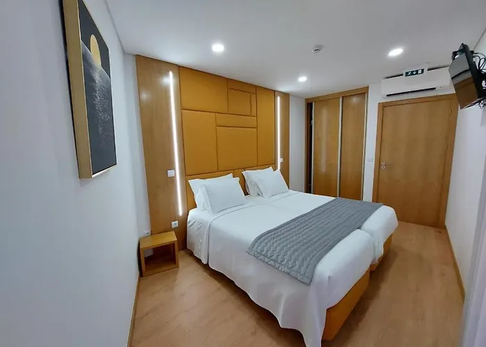 Muralha Azibo Dreams Santa Combinha