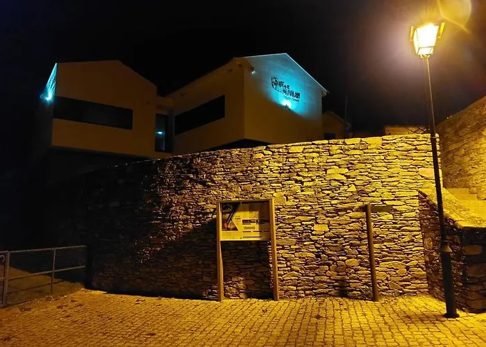 Muralha Azibo Dreams * Santa Combinha